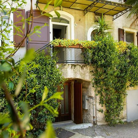 Casa Alla Grotta - Happy Rentals Арко Екстер'єр фото